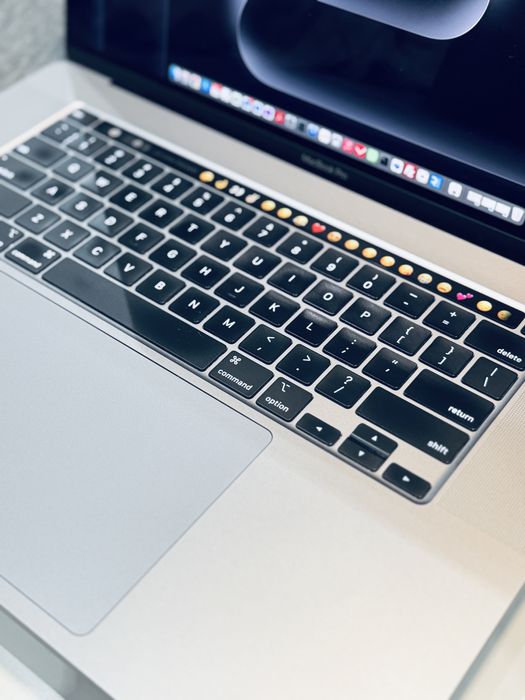 MacBook Pro 16” 2019 – i9 / 32GB RAM / Radeon 8GB