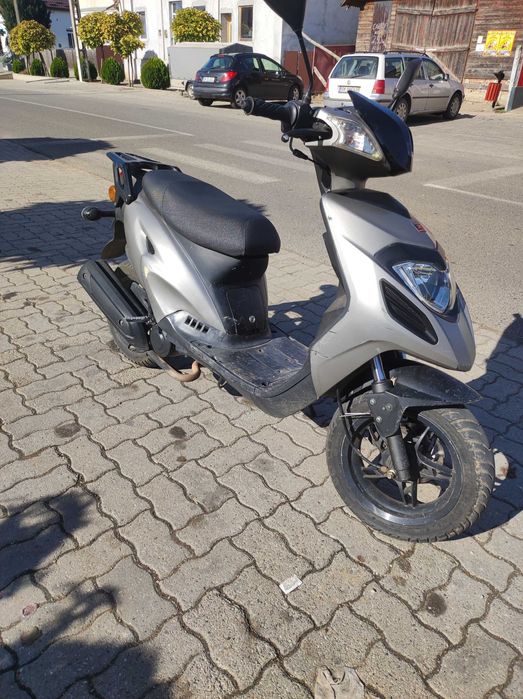 Scuter benzinár 49cm3