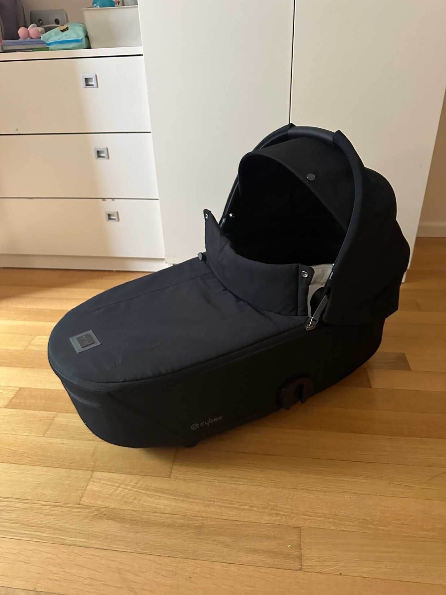Cybex Mios Lux Platinum бебешко кошче с дъждобран- черно