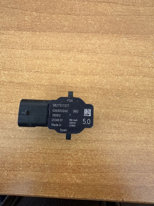 Vand 4 senzori parcare spate Peugeot 5008 II