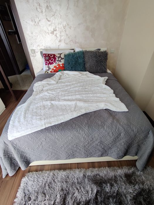 [Запазена] Комплект гардероб и спалня с матрак