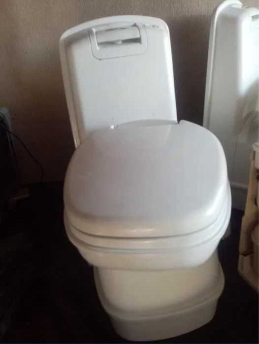 Тоалетна за кемпер ,каравана ,пълен комплект с вратички