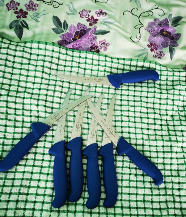 Cuțit profesional tranșat și dezosat