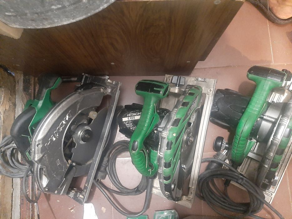 Големи циркуляри Хитачи