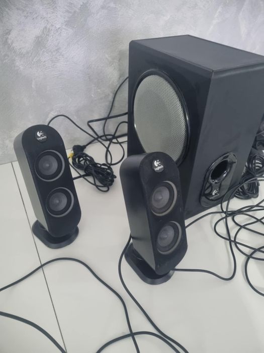 Vând boxe logitech x530