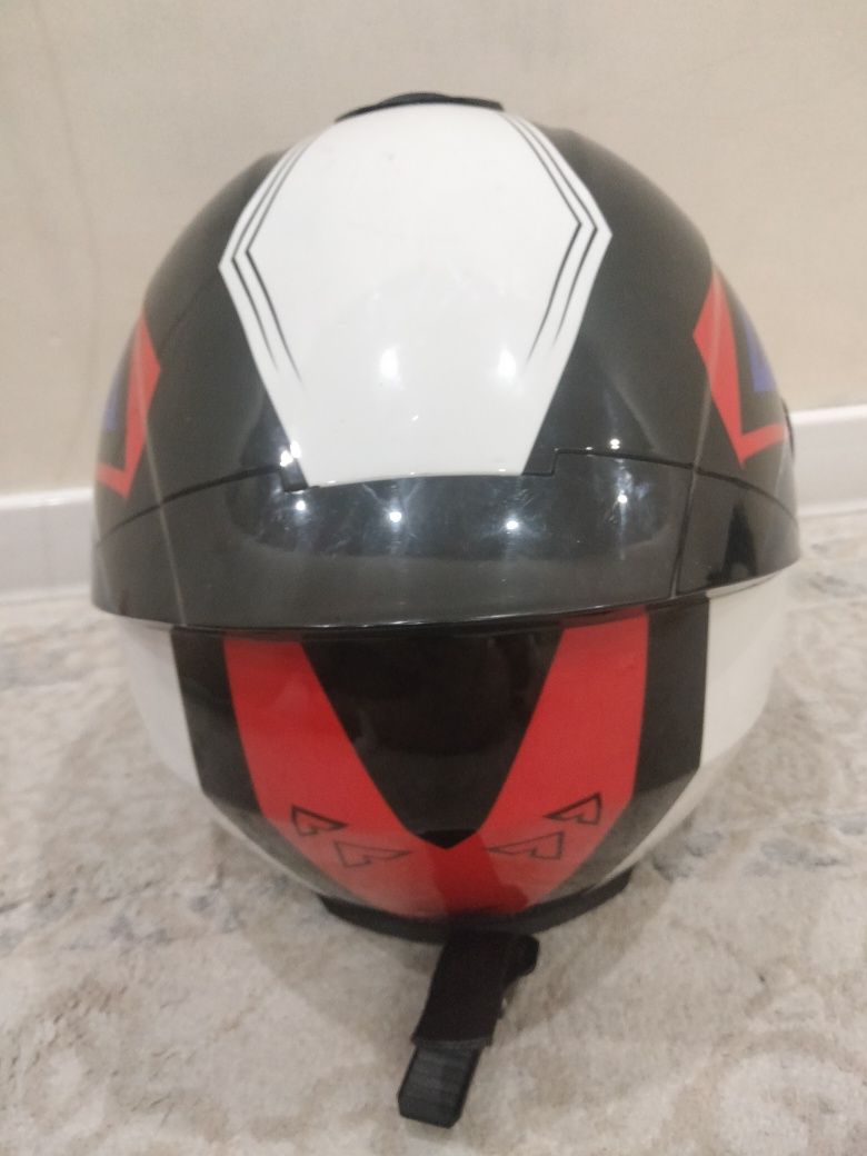 Почти новый шлем