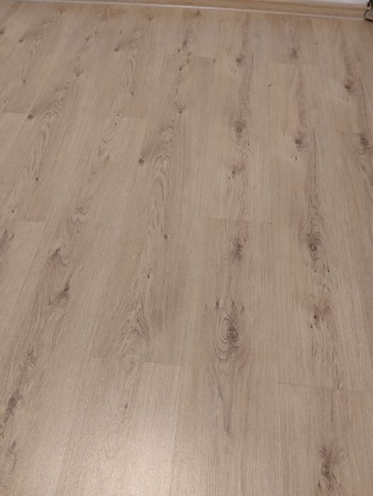 Продам Ламинат  в отличном состоянии