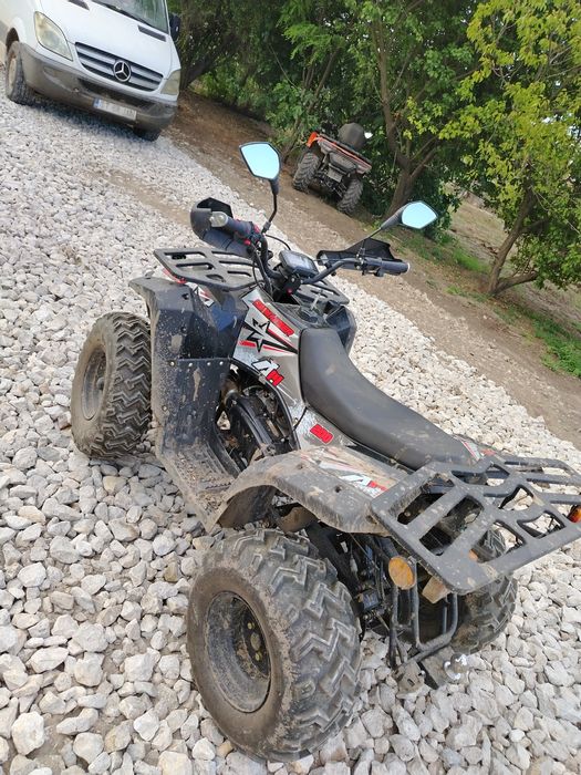 Vând ATV Apollo Commander 200