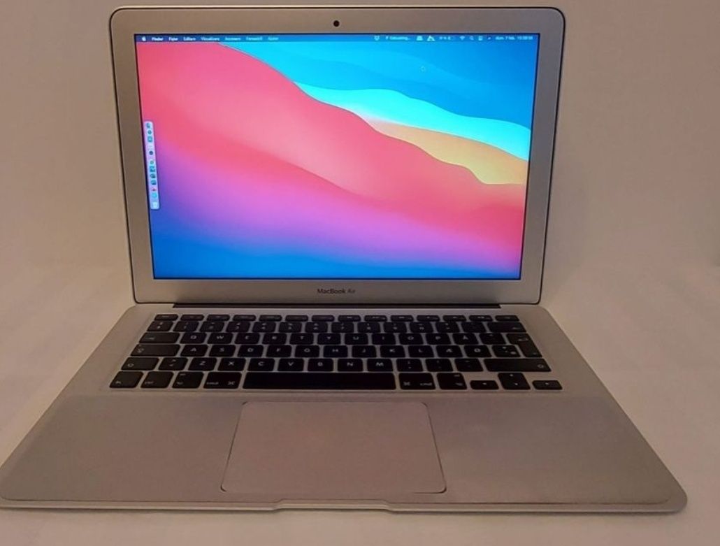 MacBook Air 13, i7, 2017, 8GB, 256GB impecabil
