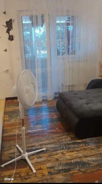 38745  Garsoniera Capitol