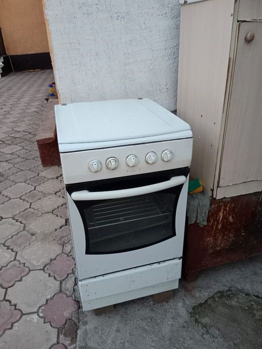 Газовая плита в хорошем состоянии