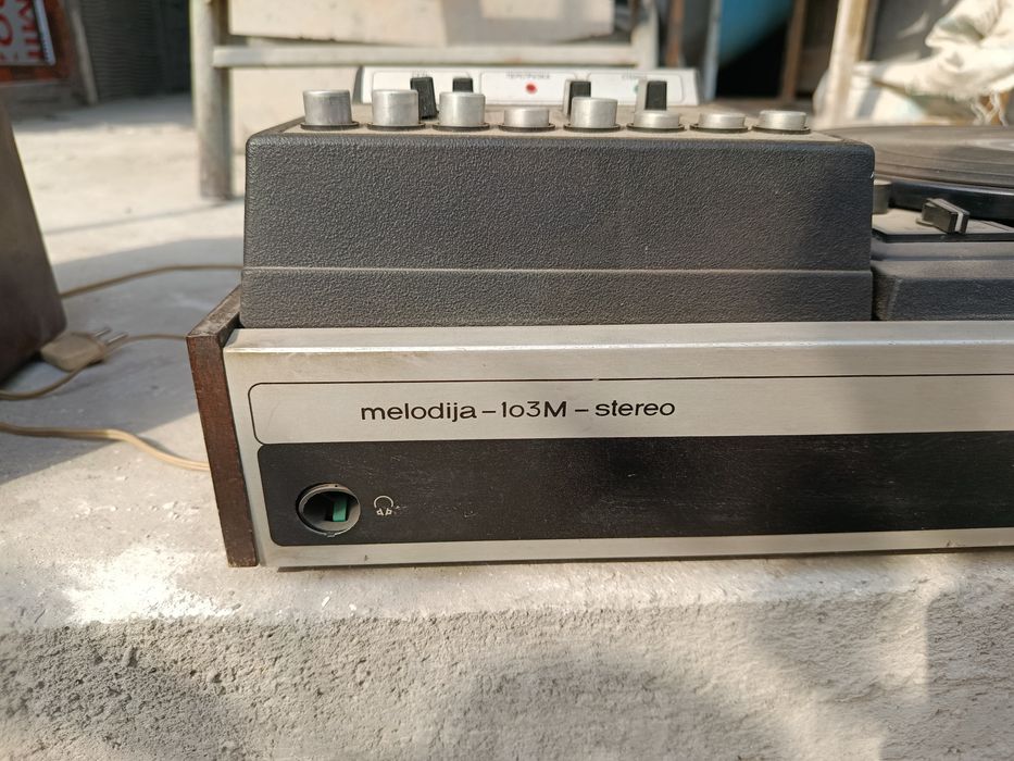 Продам проигрыватель melodija- 103m-sterio мелодия 103