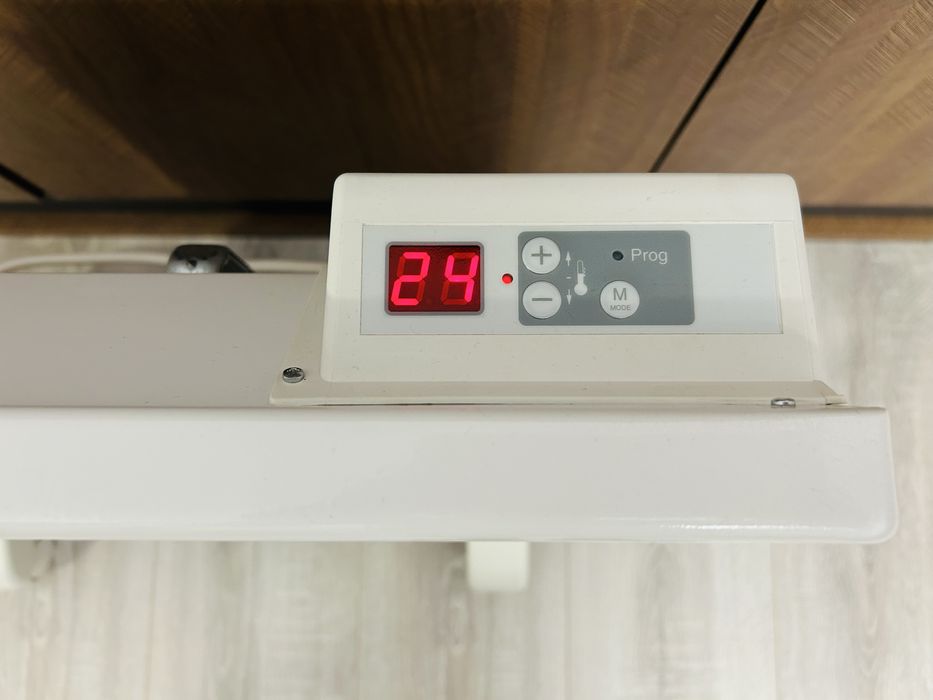 Конвектор 1500W Airelec Tactic Pro[ел. термостат/дигитално управление]