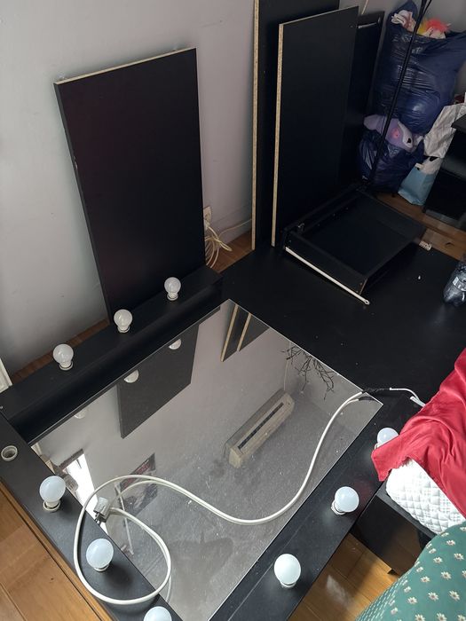 masa de machiaj cu lumini