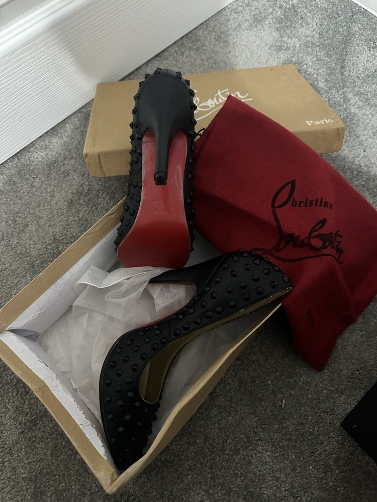 Токчета Christian Louboutin