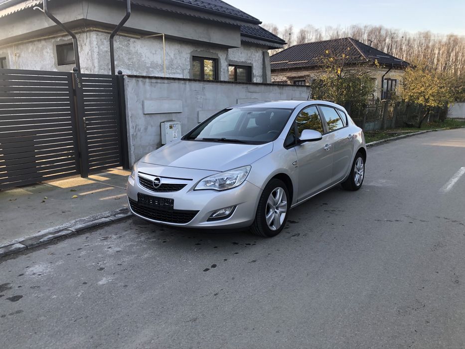 Opel astra j 1.4 benzina 2012