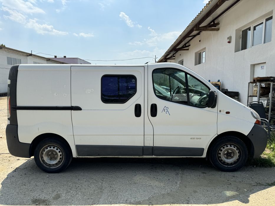 Renault Trafic 6 locuri + spatiu marfa
