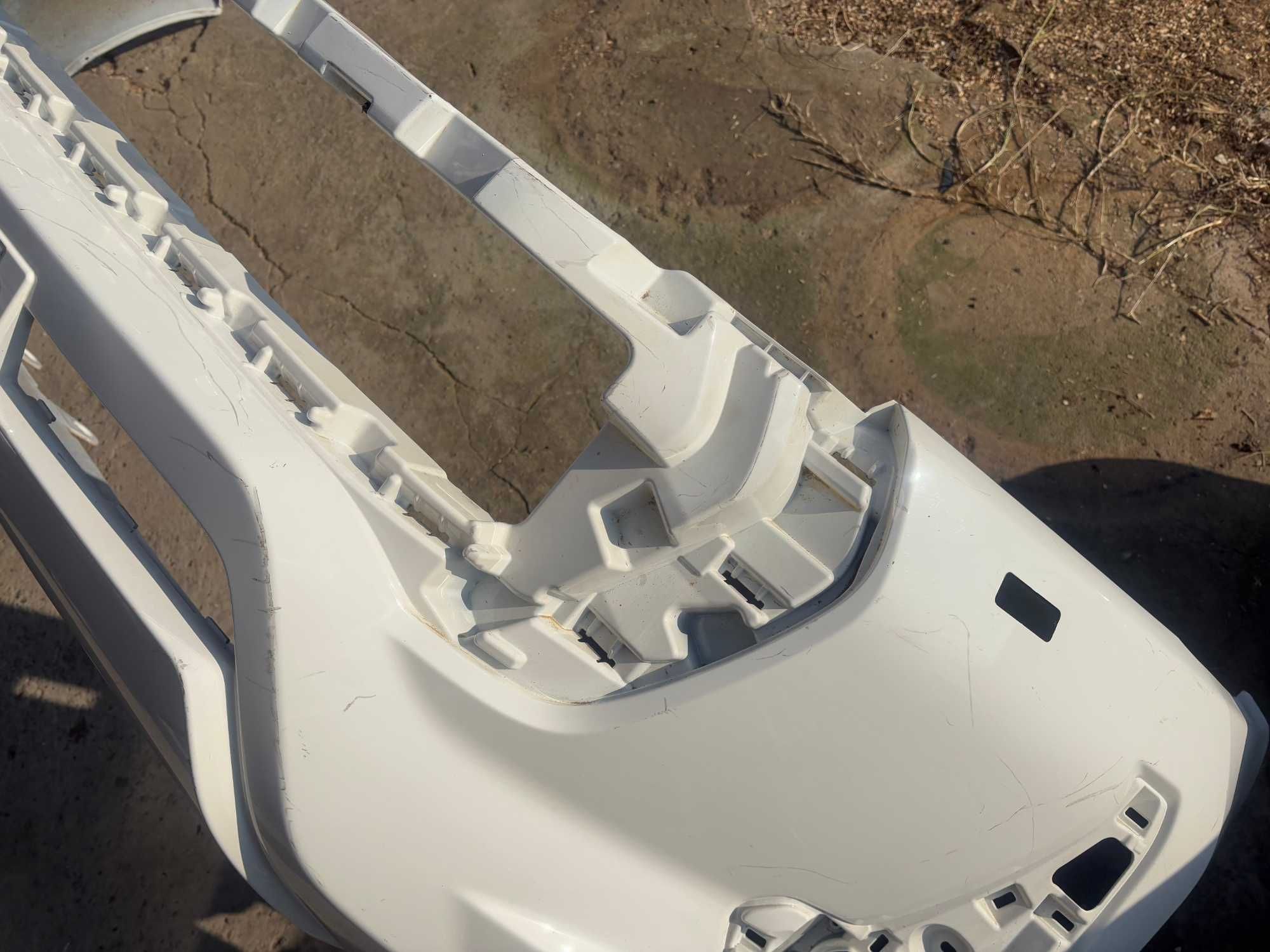 Предна броня за Тойота / Toyota Hilux 21