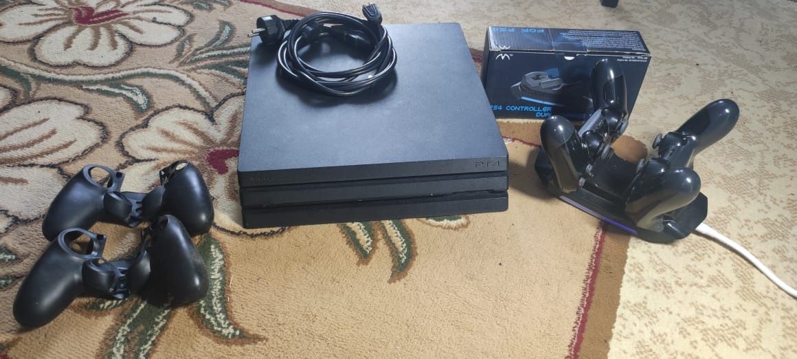 SONY Playstation4PRO 1tb