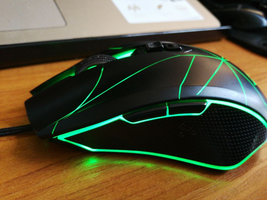 мишка с кабел USB