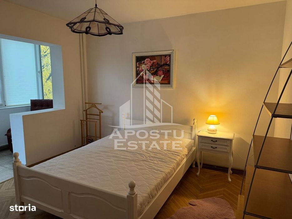 Apartament 4 camere zona Aradului , centrala proprie si garaj