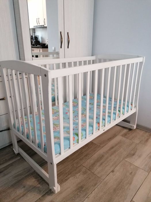 Patut bebe/copil Meșterel Mos Ene cu sistem balansare +saltea+lenjerie