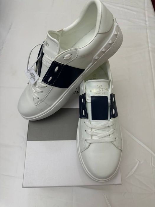 Valentino Lux.