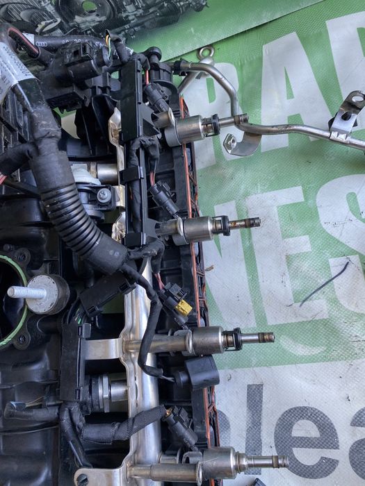 Rampă injectoare completă cu 4 injectoare Audi A5 1.8 Tfsi 2009
