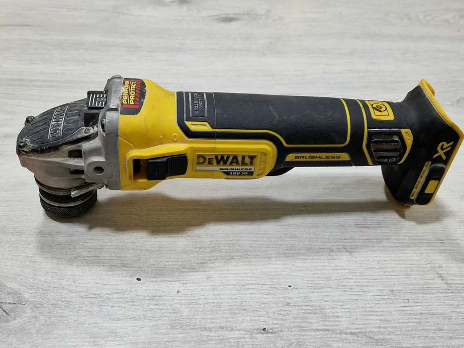 Акумулаторен ъглошлайф DeWALT DCG405