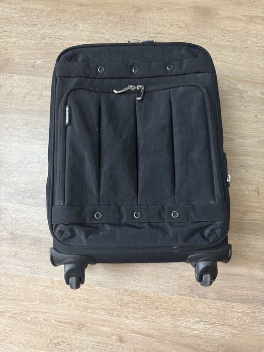 Чемодан для ручной клади