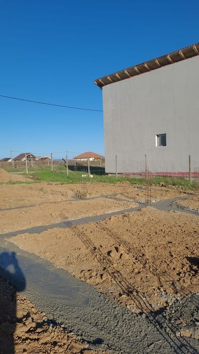 Prestări servicii excavări,fundații,iazuri