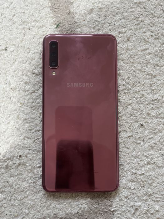 Samsung A7 2018 работает отлично продам срочно