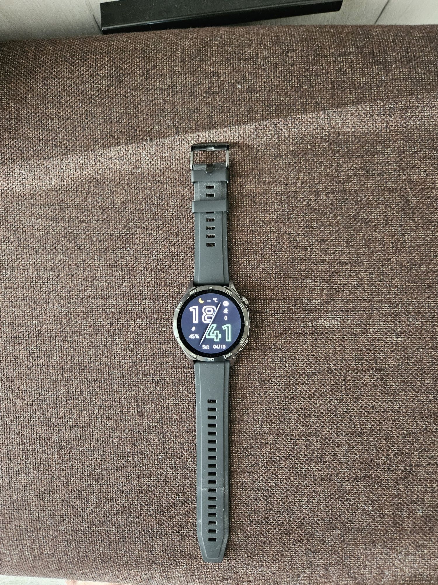 Продавам Huawei gt5