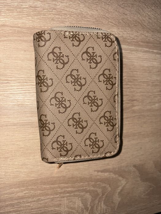 Портмоне на guess