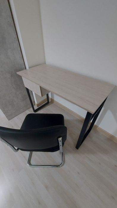 Письменный стол и стул