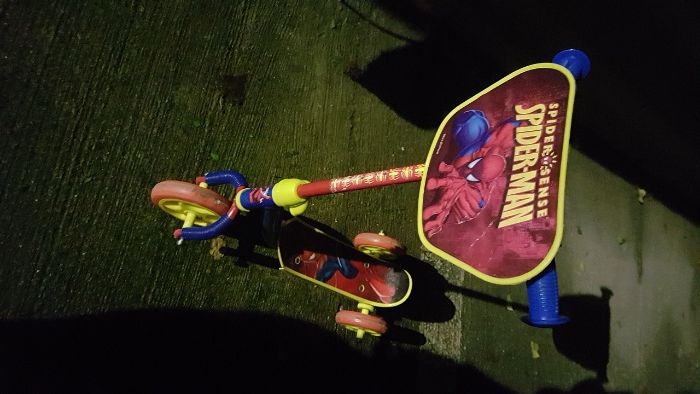 Trotineta copii 1-5ani, 3 roti una fata 2 spate foarte putin folosita