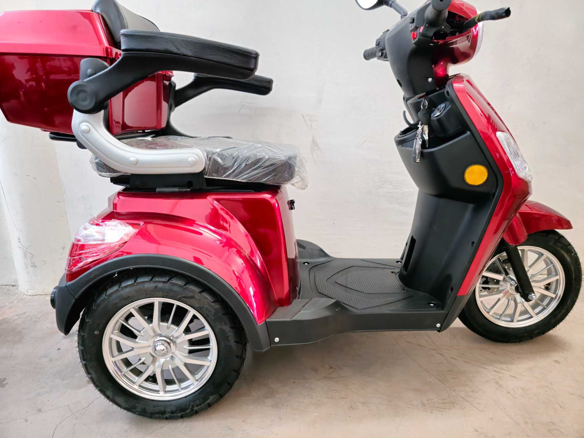 Електрически скутер тип триколка В-1 1500W нов модел 2024 год.