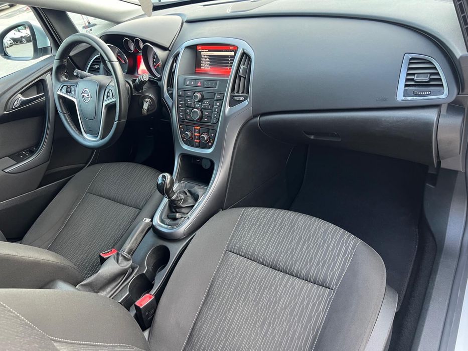 Opel astra 2015 stare impecabila