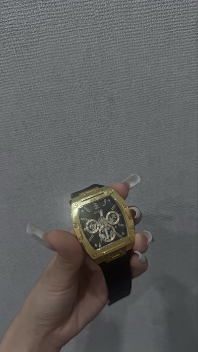 Продам часы наручные