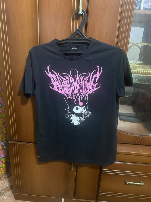 Черная футболка