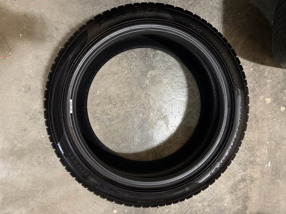 Шины PIRELLI P ZERO 235 / 45 / 18