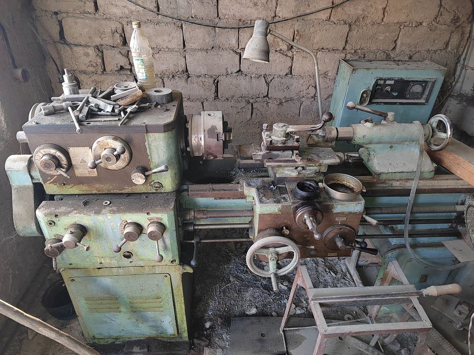 Токарный станок.