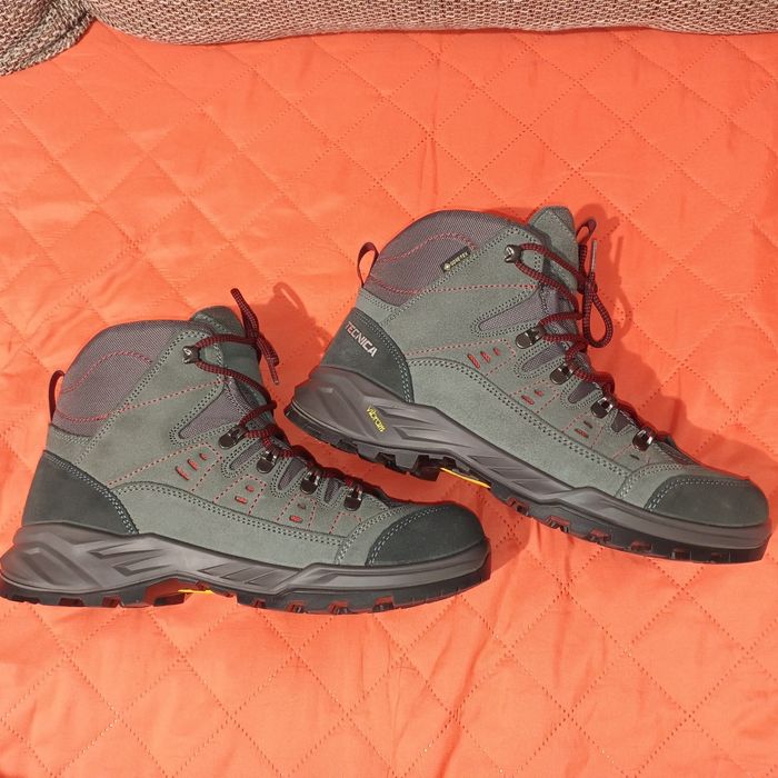 Ghete noi Tecnica Vibram gore tex 42