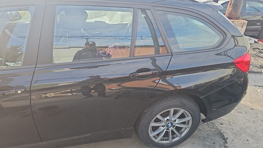 Vând BMW lovit îl dau la dezmembrat