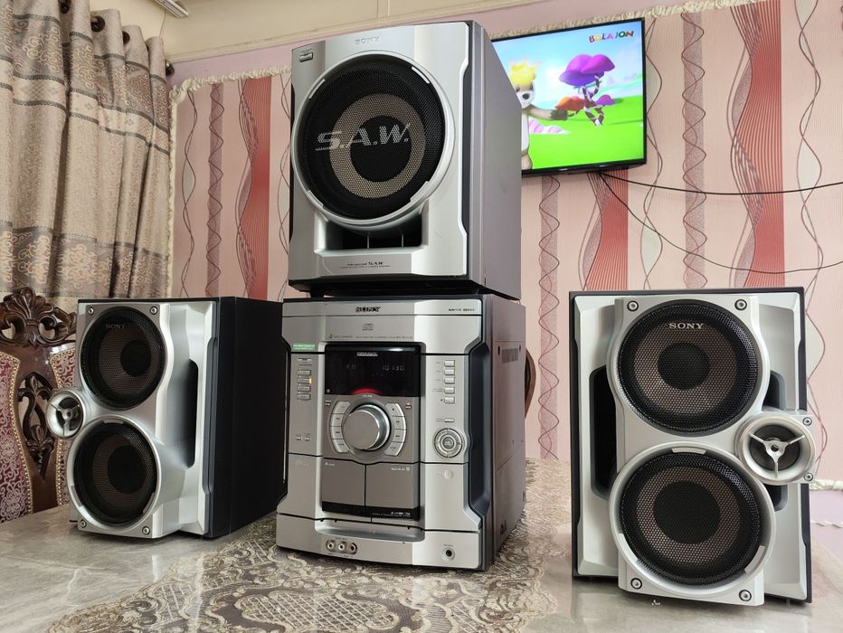 Subwooferli 2.1 sony orginal muzikalniy sentr sotiladi