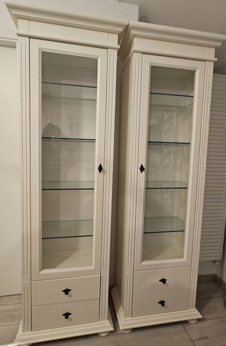 Vitrine lemn masiv alb-ivory