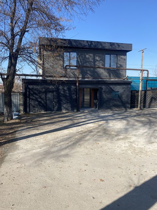 СДАЁТСЯ НОВОЕ ЗДАНИЕ 200 м² — 6 изолированных кабинетов