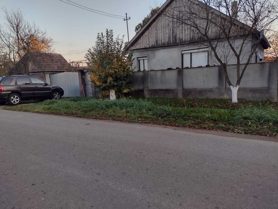 Casă de vânzare la țară – teren generos, locație liniștită