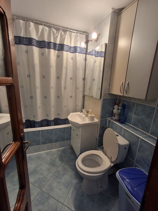 INCHIRIEZ apartament 3 camere Obcini