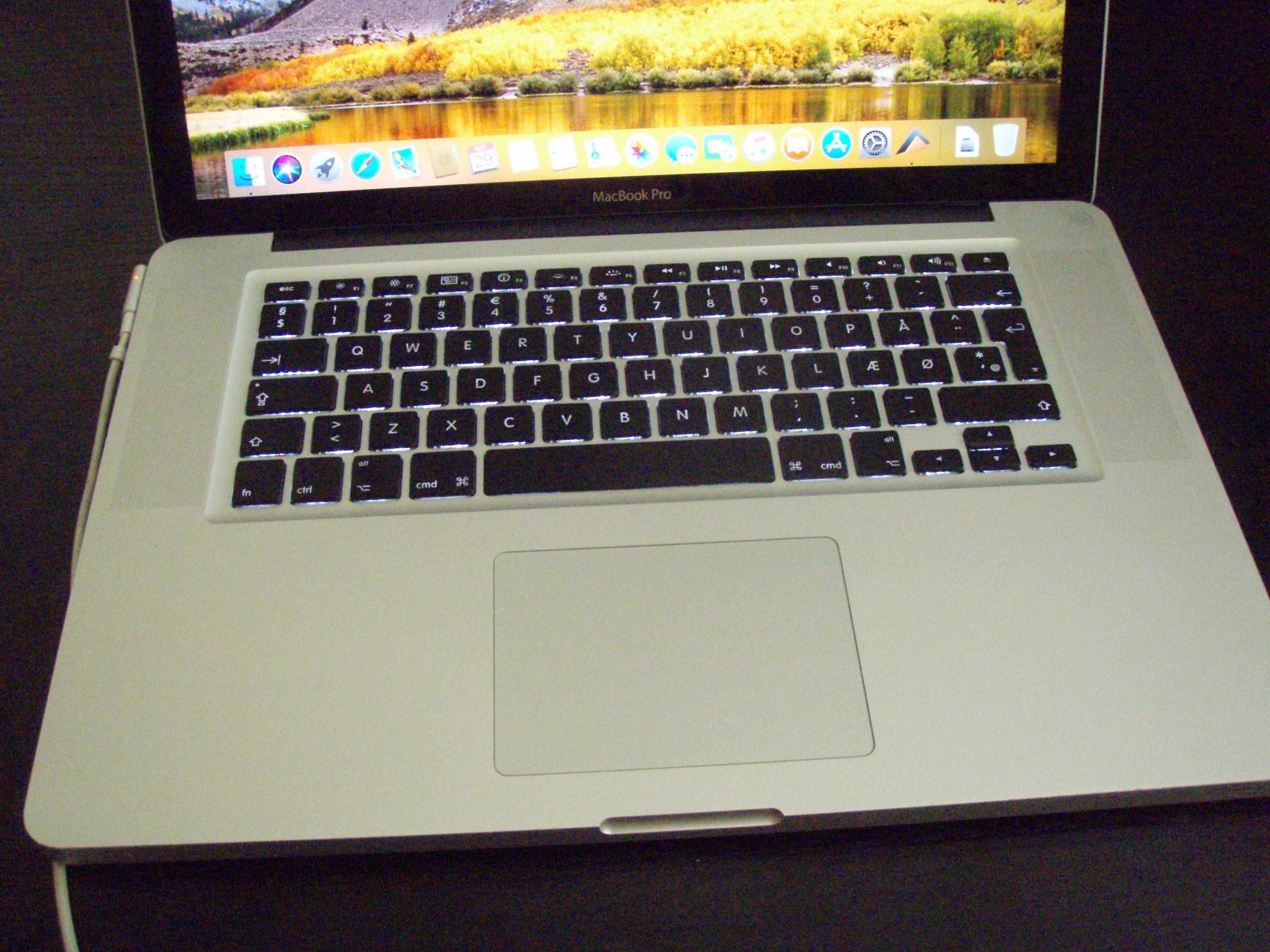 Macbook Pro 15'' Mid 2010 i5 2.4Ghz 500Gb 4Gb bateria o ora